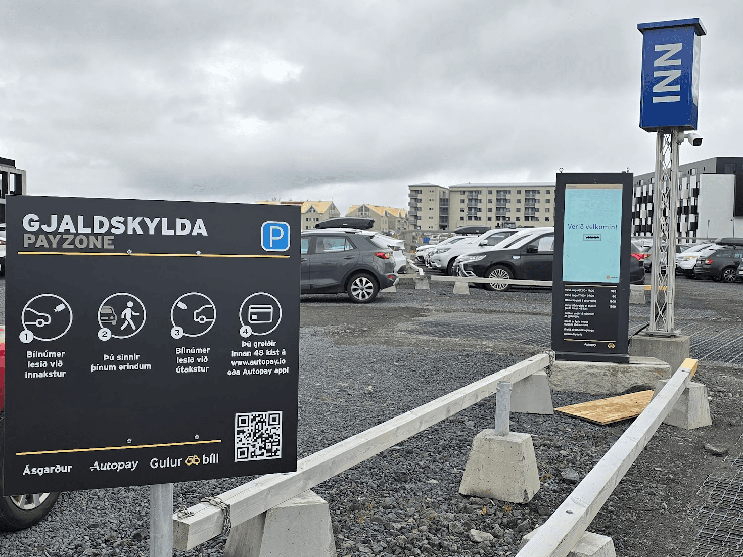 Félag Íslenskra bifreiðaeigenda fjallar um vangreiðslugjöld hjá gjaldtökufyrirtækjum bílastæða. Lægstu gjöldin eru hjá rekstraraðilum sem nota Autopay.